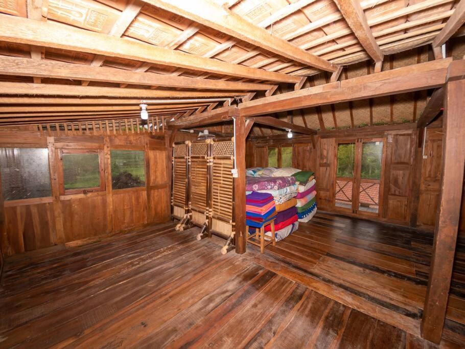 Villa Watu Kodok - Villa Located Close To The Beach Baron Bagian luar foto