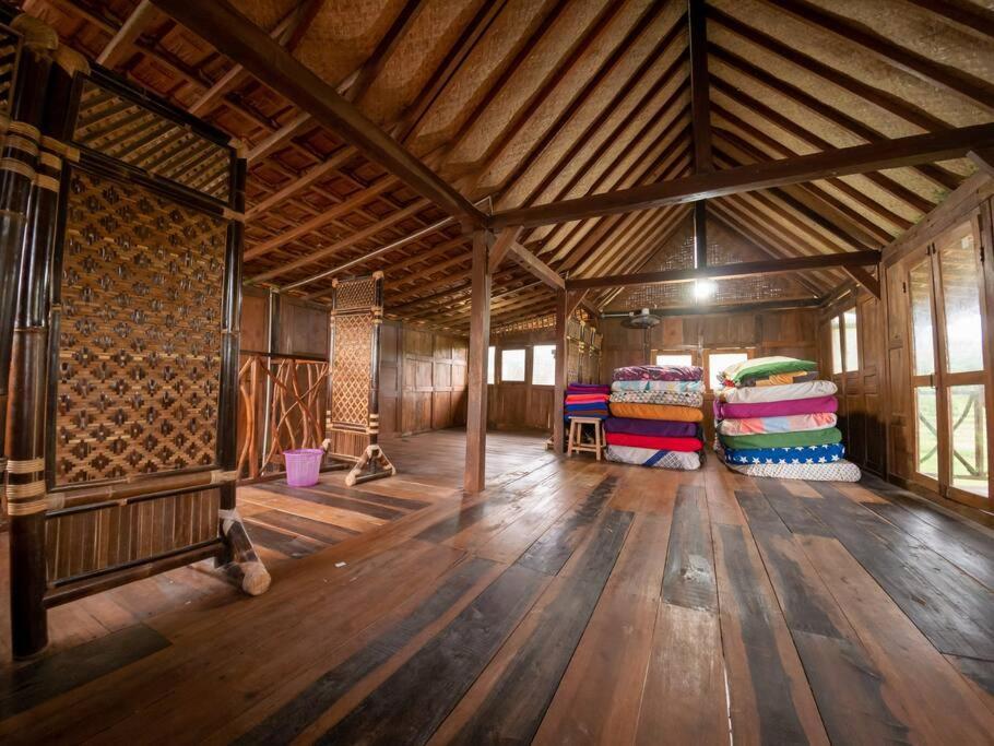 Villa Watu Kodok - Villa Located Close To The Beach Baron Bagian luar foto