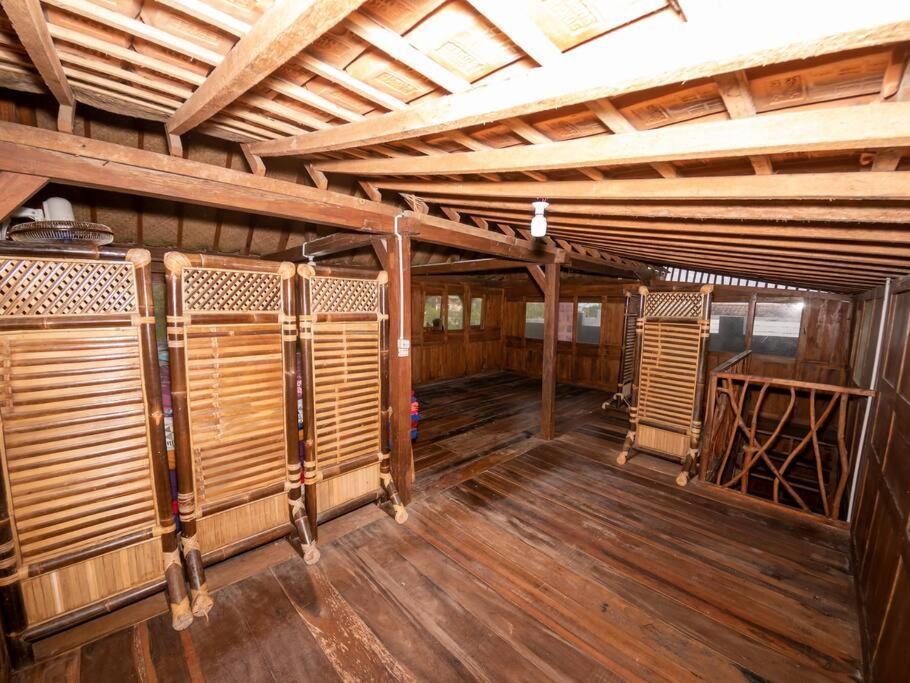 Villa Watu Kodok - Villa Located Close To The Beach Baron Bagian luar foto