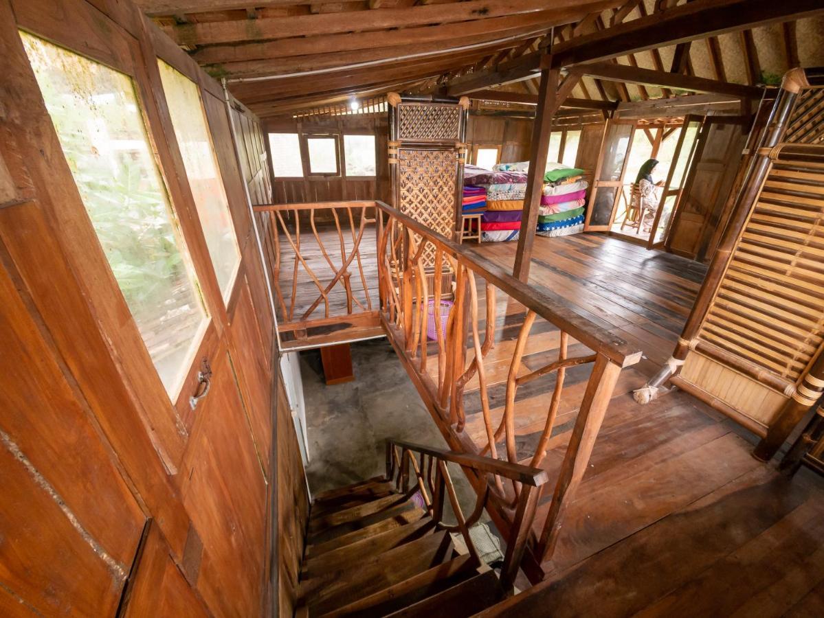 Villa Watu Kodok - Villa Located Close To The Beach Baron Bagian luar foto